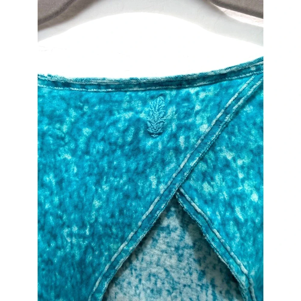 Free People Movement Size Small Turquoise Tie Dye Cropped Yoga T-Shirt